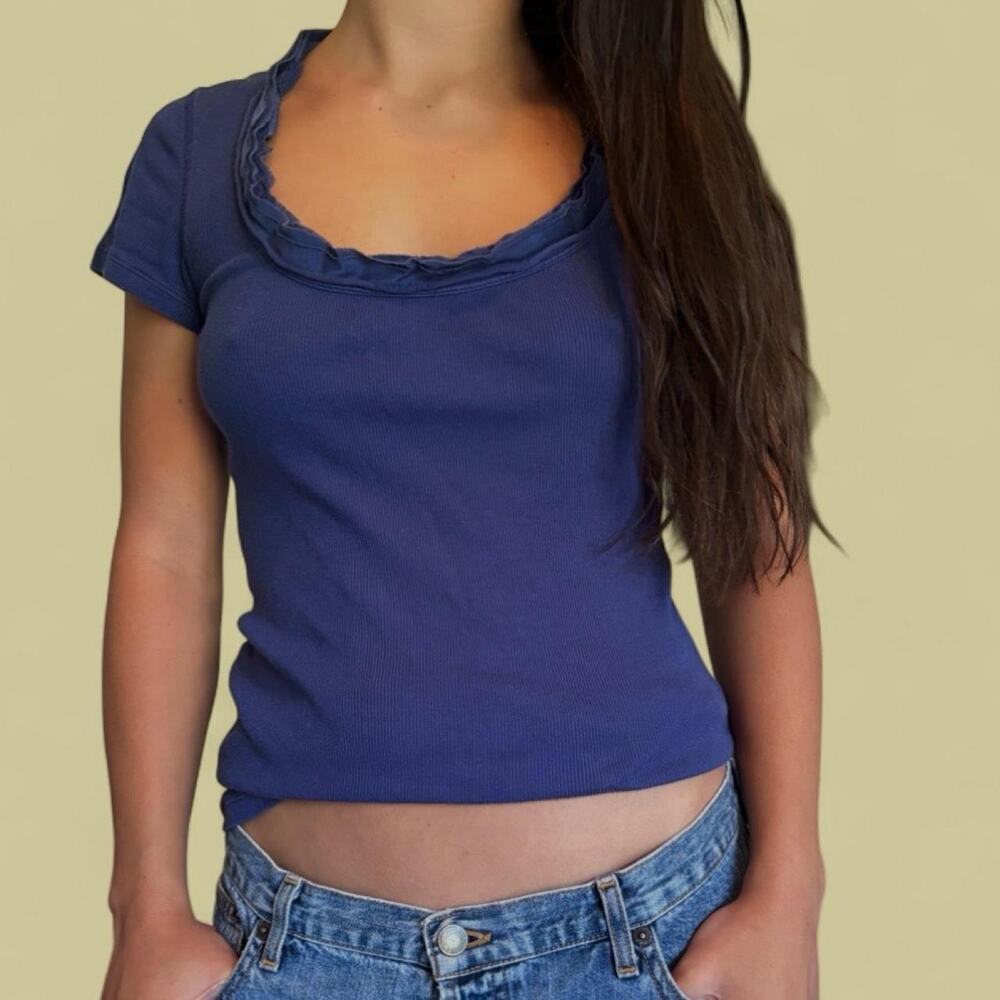 2000s banana republic baby tee